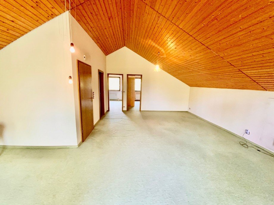 Wohn-/Esszimmer DG Einfamilienhaus Sinsheim / Rohrbach