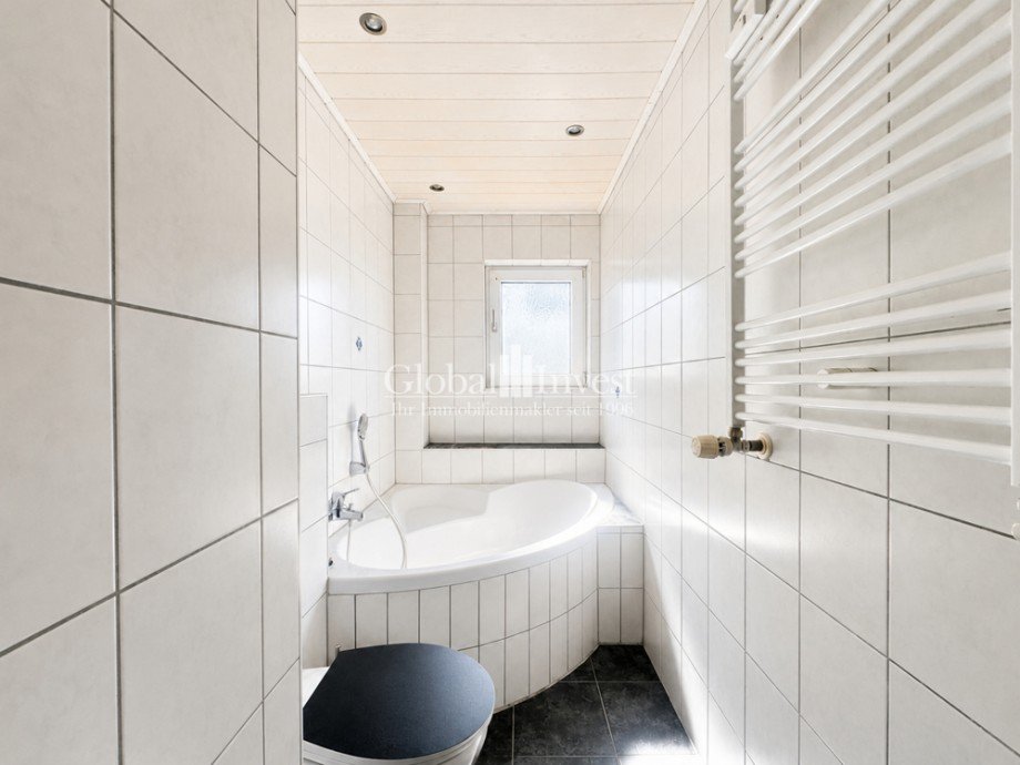 Badezimmer OG Doppelhaush�lfte Sinsheim