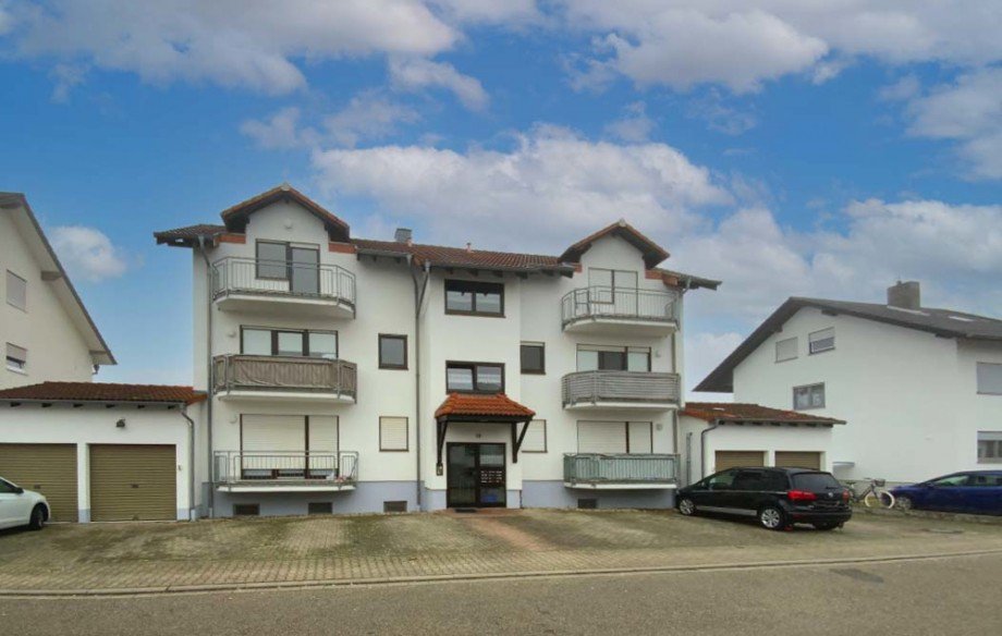 Hausansicht Etagenwohnung �stringen