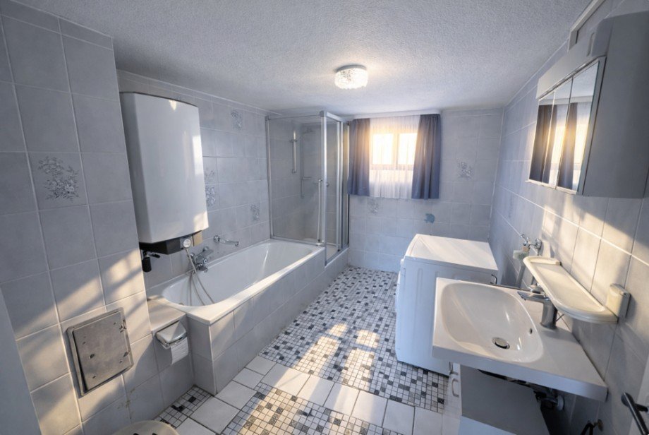 Badezimmer Doppelhaush�lfte M�hlhausen