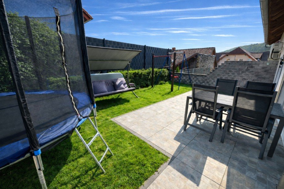 Terrasse und Garten Doppelhaush�lfte Sinsheim / D�hren