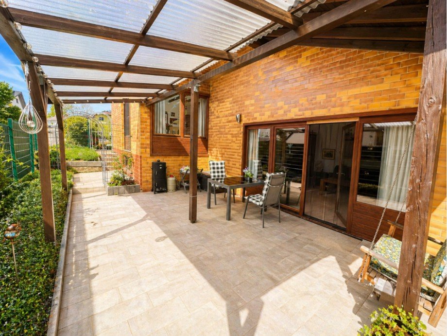 �berdachte Terrasse Einfamilienhaus Reichartshausen