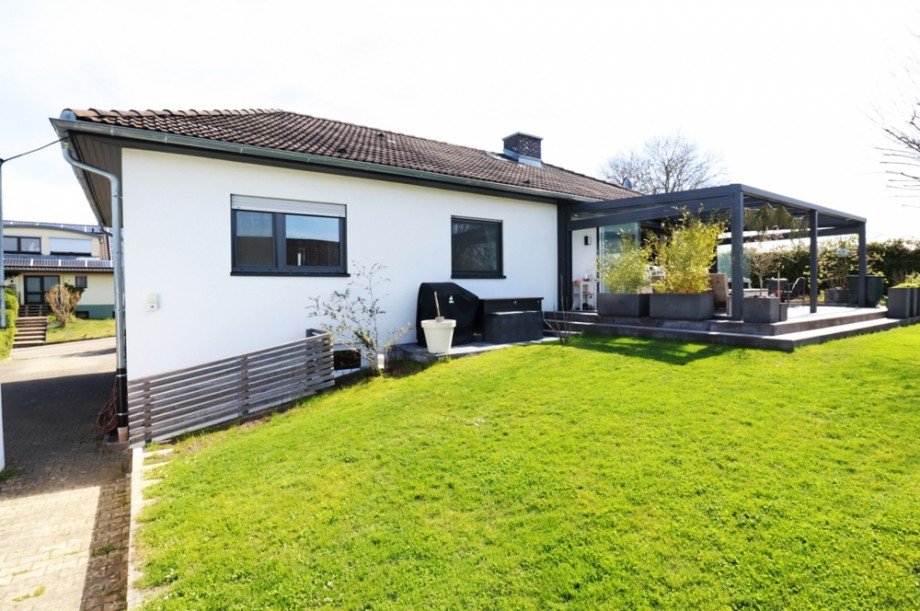 Westansicht Einfamilienhaus Sinsheim / Steinsfurt