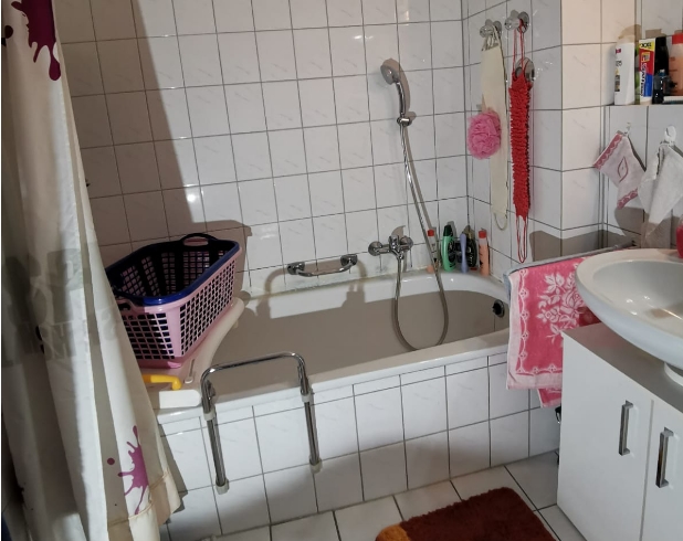 Badezimmer Dachgeschosswohnung M�ckm�hl