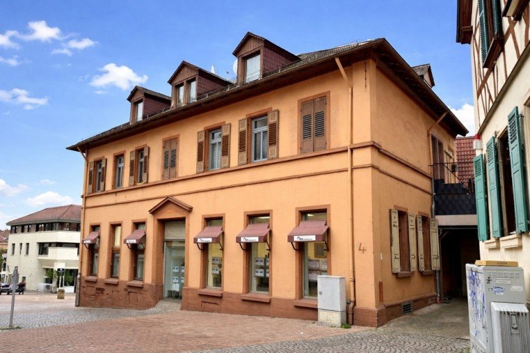 Hausansicht Wiesloch Etagenwohnung GLOBAL INVEST IMMOBILIEN SINSHEIM | Stilvoll wohnen im Altbau-zwei Wohnungen in begehrter Innenstadtlage