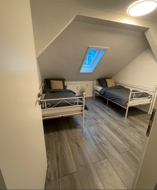 Zimmer Dachgeschosswohnung Bad Rappenau / F�rfeld