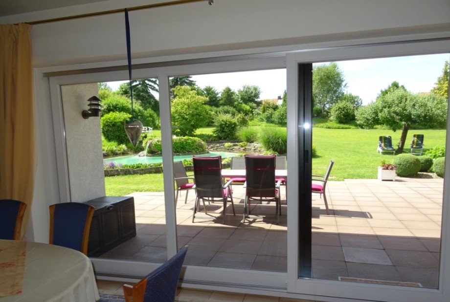 Blick vom Wohnzimmer Einfamilienhaus H�pfingen