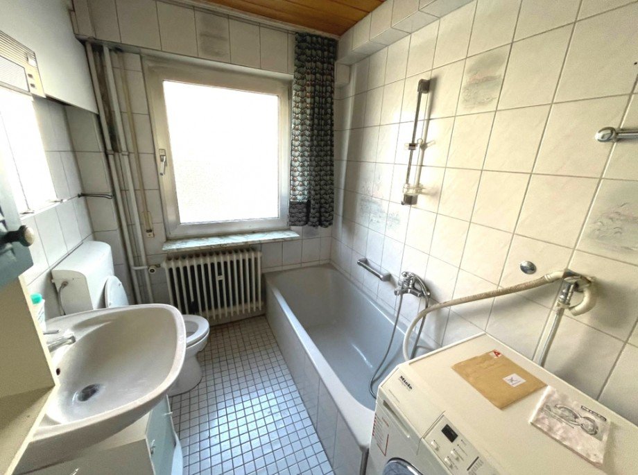 Bad EG Mehrfamilienhaus Dielheim / Balzfeld