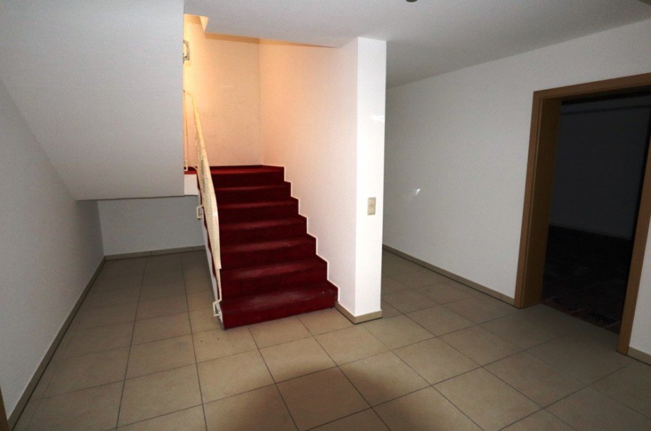 Treppenhaus UG Villa �stringen